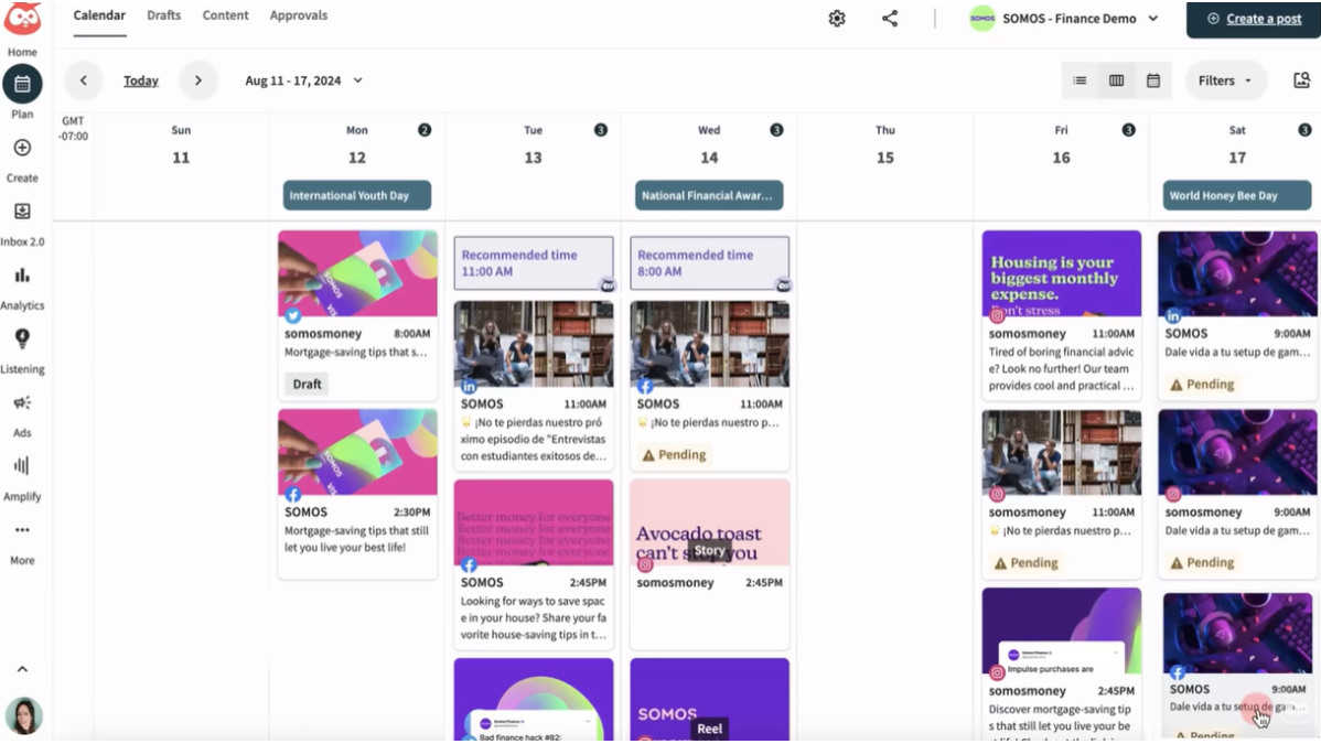 Screenshot of a social calendar in Hootsuite - source: https://www.youtube.com/watch?v=B1dcIHwb-to