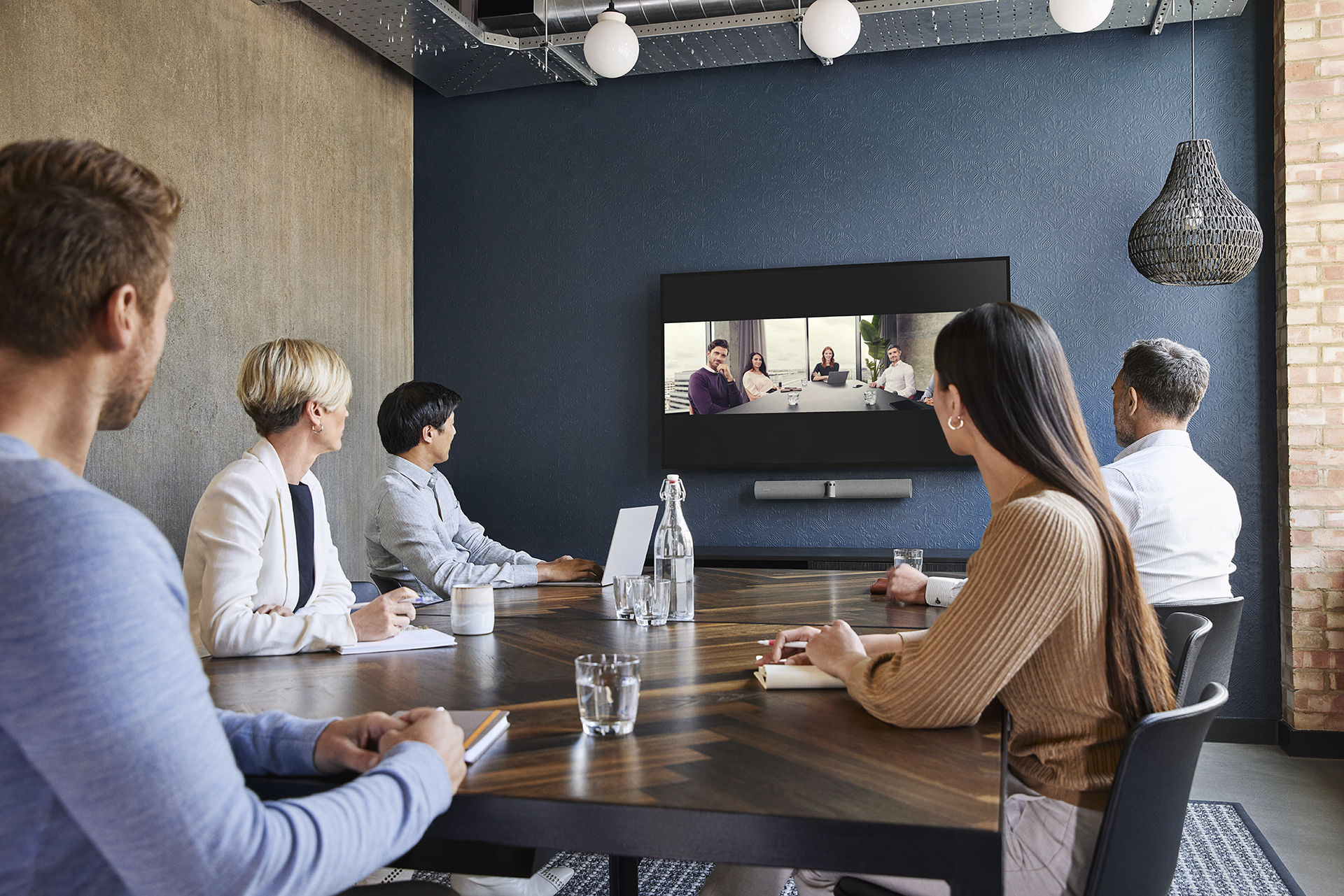 Virtual meetings are more productive when Jabra PanaCast solutions gives everyone a seat at the table. Virtual meetings allow people in different geographical locations to meet up in real time via virtual rooms on the internet.