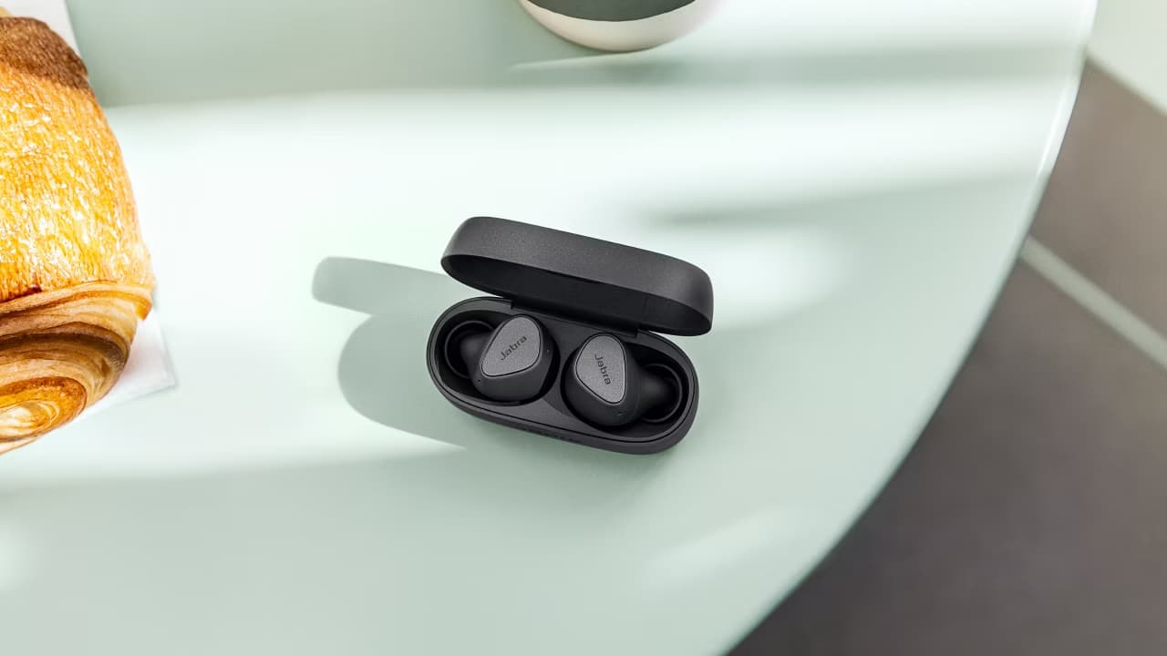 Jabra Elite 3 Lifestyle Image