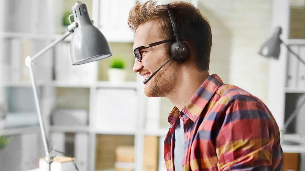 Jabra Engage 45 SE Lifestyle Image